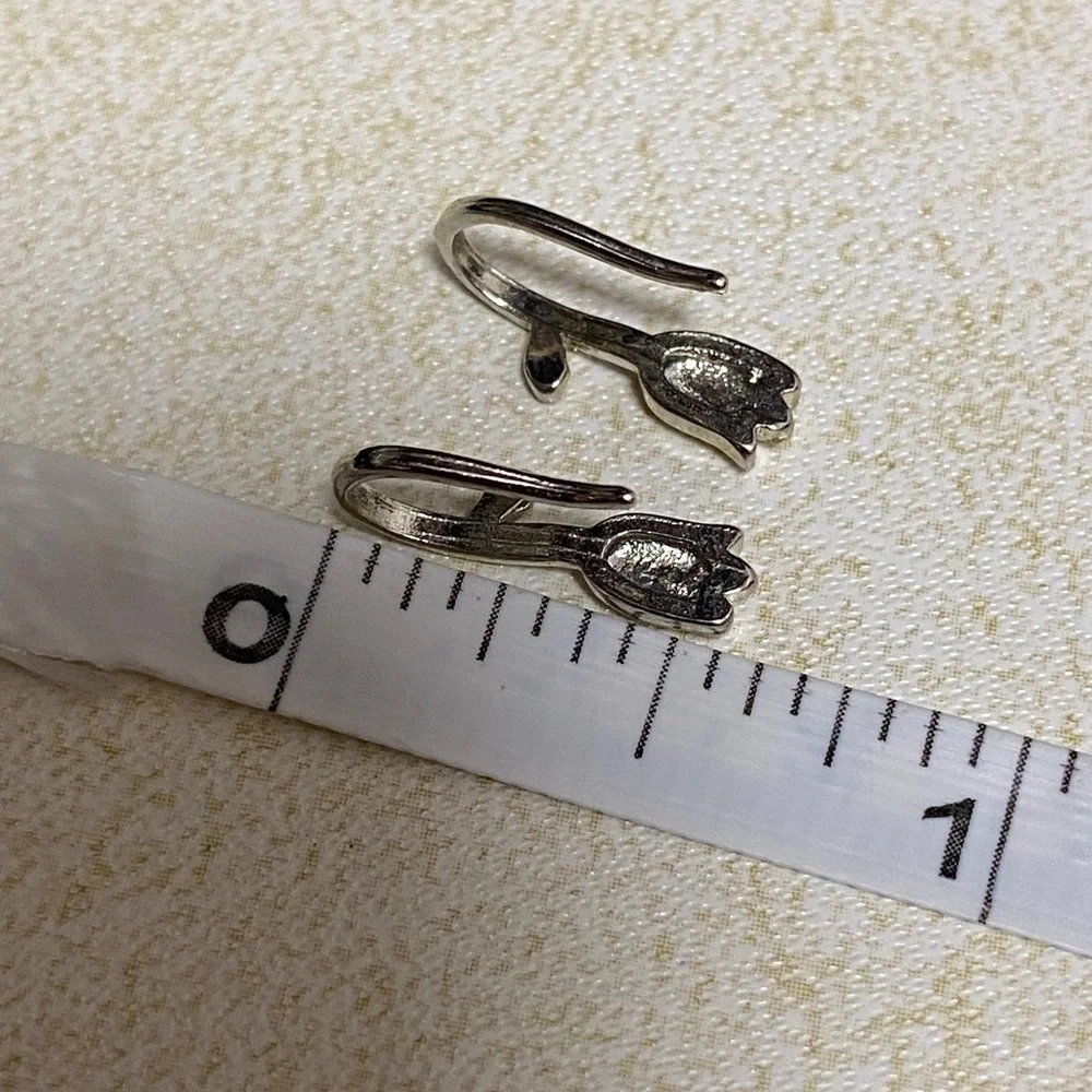 Solitaire Hanging Rose Silver Earrings